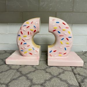 Donut Bookends